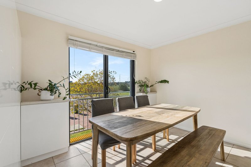 Photo - Unit 4/2 Hogarth Street, Cannington WA 6107 - Image 6