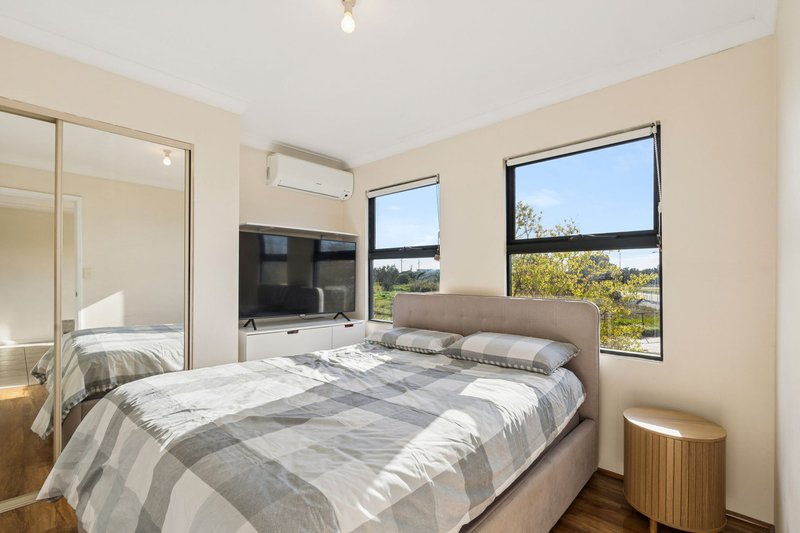 Photo - Unit 4/2 Hogarth Street, Cannington WA 6107 - Image 9