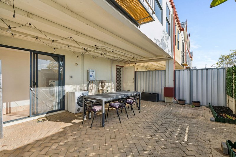 Photo - Unit 4/2 Hogarth Street, Cannington WA 6107 - Image 17