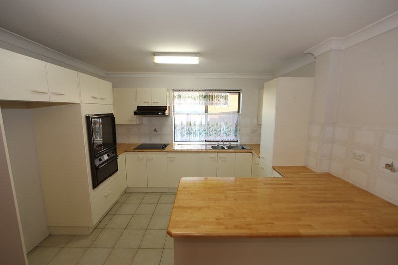 Photo - Unit 4/233 Cavendish Road, Coorparoo QLD 4151 - Image 2