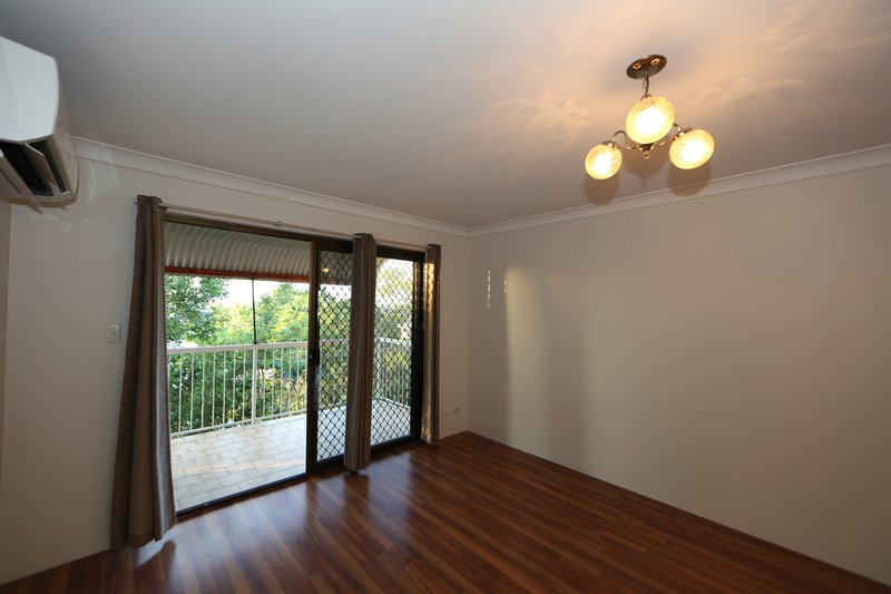Photo - Unit 4/233 Cavendish Road, Coorparoo QLD 4151 - Image 4