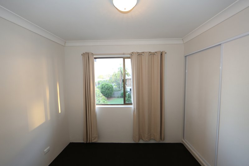 Photo - Unit 4/233 Cavendish Road, Coorparoo QLD 4151 - Image 7