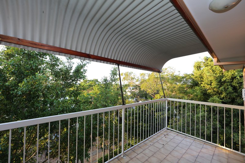 Photo - Unit 4/233 Cavendish Road, Coorparoo QLD 4151 - Image 8
