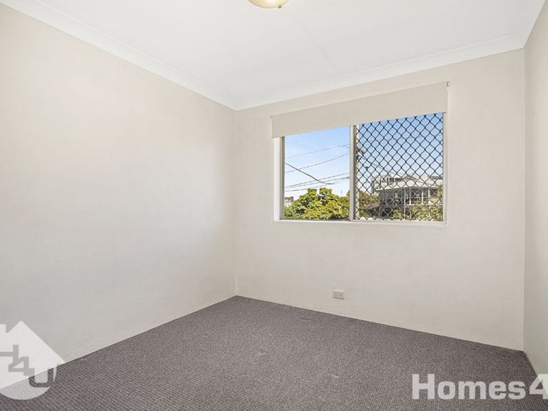 Photo - Unit 4/24 Silvyn Street, Redcliffe QLD 4020 - Image 10