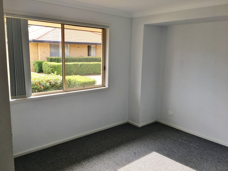 Photo - Unit 4/32-34 James Street, Kingaroy QLD 4610 - Image 5