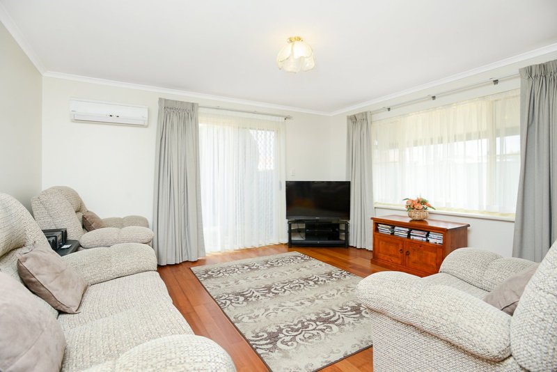 Photo - Unit 4/32 Hill Street, Victor Harbor SA 5211 - Image 6