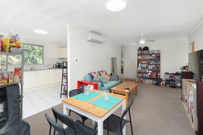 Photo - Unit 4/42 Pembroke Rd , Coorparoo QLD 4151 - Image 5