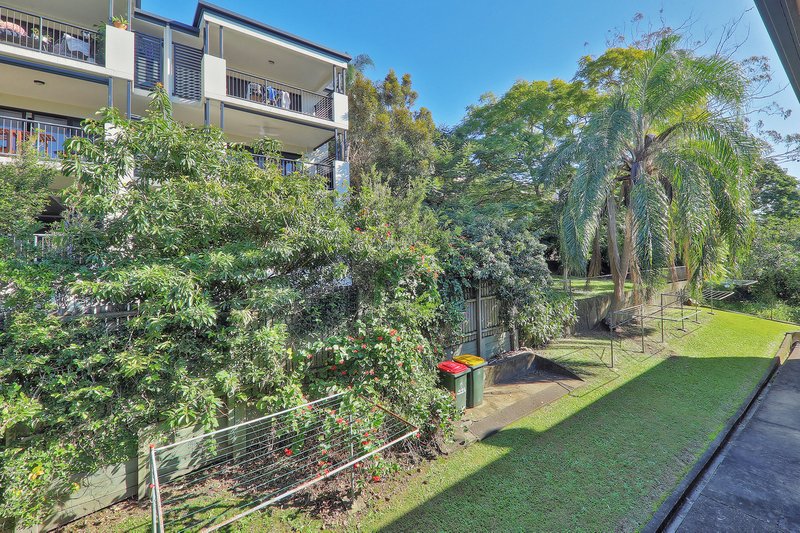 Photo - Unit 4/42 Pembroke Rd , Coorparoo QLD 4151 - Image 10