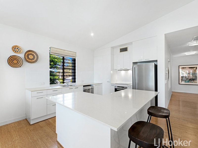 Photo - Unit 4/541 Esplanade , Urangan QLD 4655 - Image 8