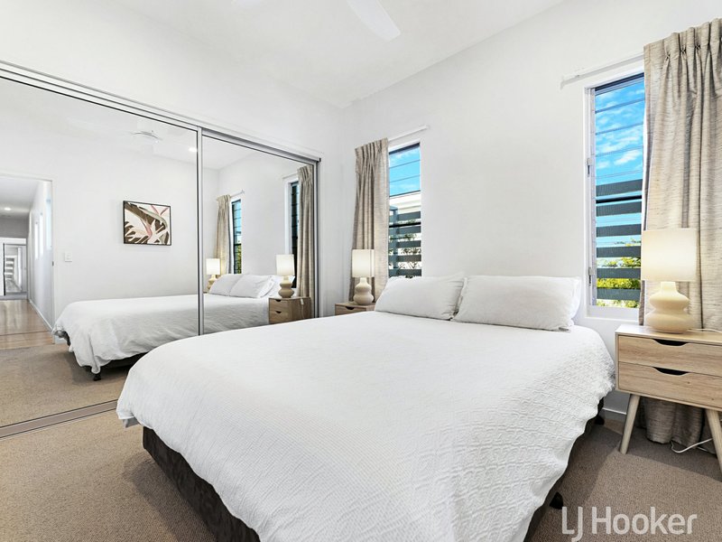 Photo - Unit 4/541 Esplanade , Urangan QLD 4655 - Image 11