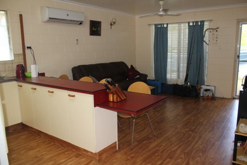 Photo - Unit 4/6 Ferrero Street, Lucinda QLD 4850 - Image 3