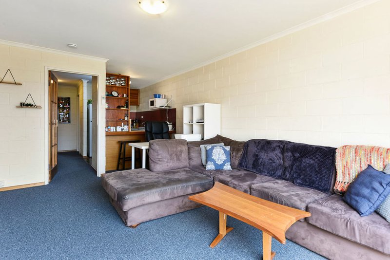 Photo - Unit 4/67 Giblin Street, Lenah Valley TAS 7008 - Image 5