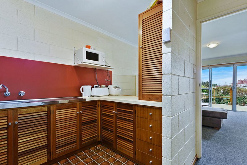 Photo - Unit 4/67 Giblin Street, Lenah Valley TAS 7008 - Image 6