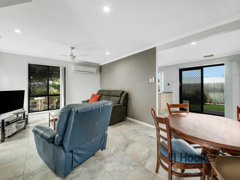 Photo - Unit 4/70 Hampton Drive, Tannum Sands QLD 4680 - Image 3