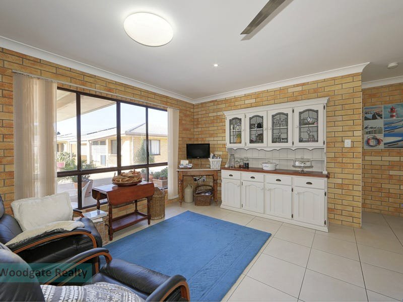 Photo - Unit 4/83 Mackerel Street, Woodgate QLD 4660 - Image 12