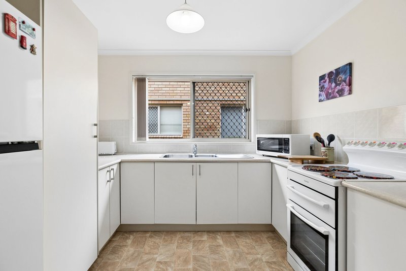 Photo - Unit 4/84 Ashmole Road, Redcliffe QLD 4020 - Image 6