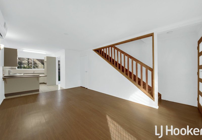 Photo - Unit 4/95 Auckland Street, Gladstone Central QLD 4680 - Image 5