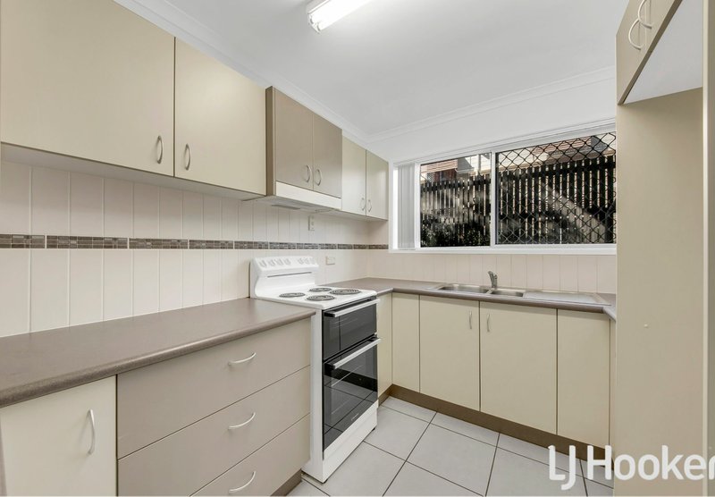 Photo - Unit 4/95 Auckland Street, Gladstone Central QLD 4680 - Image 6