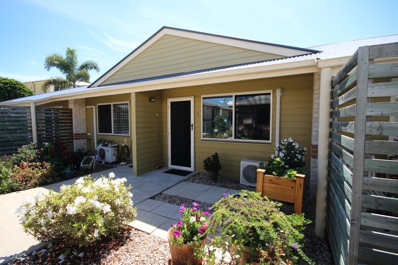 Unit 5, 2-12 College Road, Southside QLD 4570