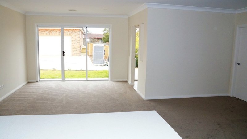 Photo - Unit 5, 35-41 Watson Road, Moss Vale NSW 2577 - Image 2