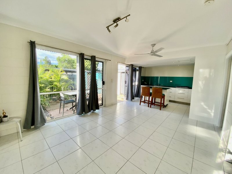 Photo - Unit 5, 89 Horseshoe Bay Road, Bowen QLD 4805 - Image 7