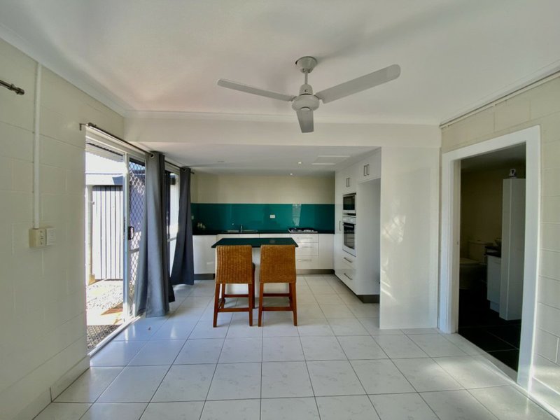 Photo - Unit 5, 89 Horseshoe Bay Road, Bowen QLD 4805 - Image 9