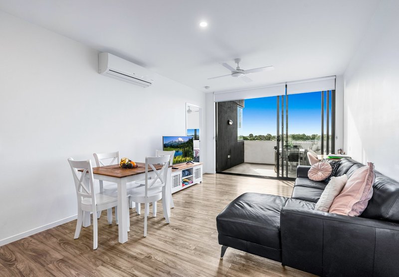 Photo - Unit 501/22 Andrews Street, Cannon Hill QLD 4170 - Image 8