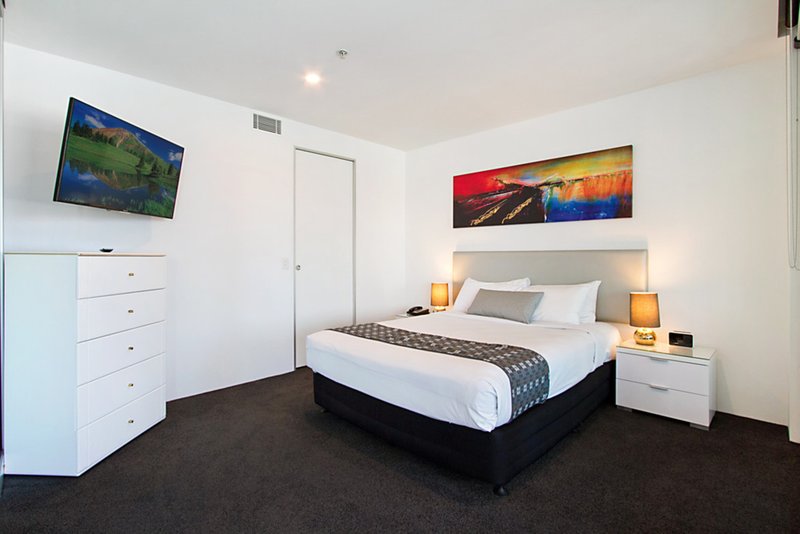 Photo - Unit 508 Q1 9 Hamilton Avenue, Surfers Paradise QLD 4217 - Image 5