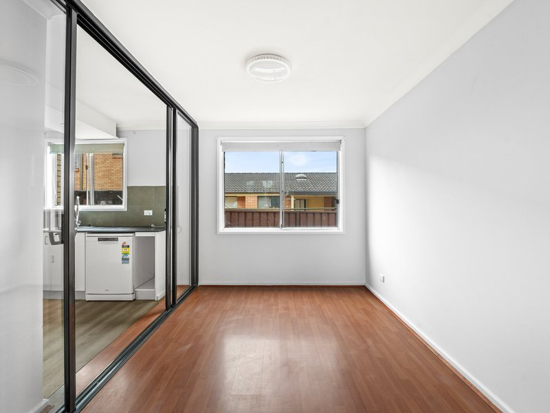 Photo - Unit 5/108 Oxford Road, Ingleburn NSW 2565 - Image 10