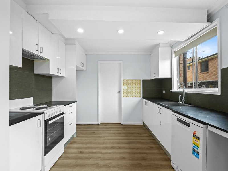 Photo - Unit 5/108 Oxford Road, Ingleburn NSW 2565 - Image 11