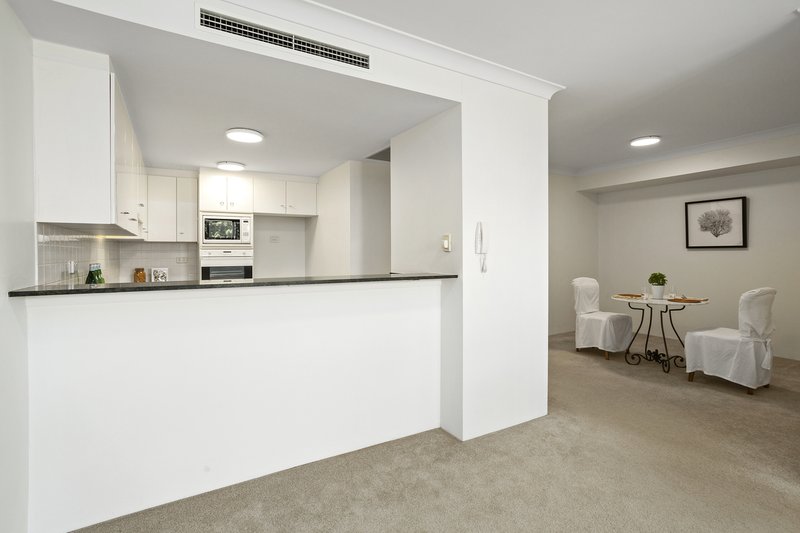 Photo - Unit 511/28 West St , North Sydney NSW 2060 - Image 2