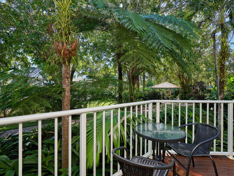 Photo - Unit 5/129 Oleander Street, Holloways Beach QLD 4878 - Image 2