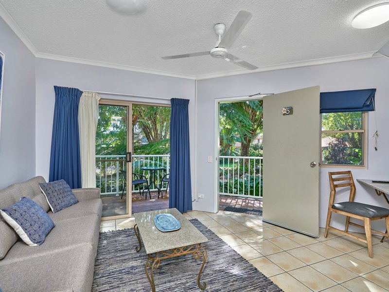 Photo - Unit 5/129 Oleander Street, Holloways Beach QLD 4878 - Image 5