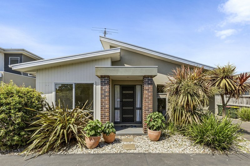 Photo - Unit 5/1353 Murradoc Road, St Leonards VIC 3223 - Image 2