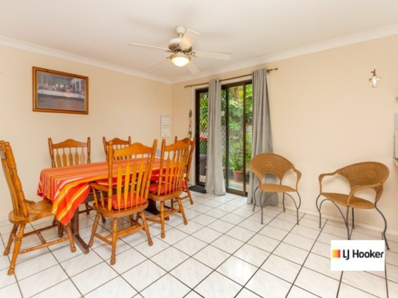 Photo - Unit 5/15 Lane Court, Mount Warren Park QLD 4207 - Image 4