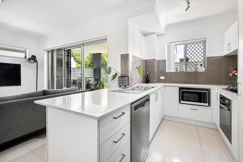 Photo - Unit 5/23 Grasspan Street, Zillmere QLD 4034 - Image 3