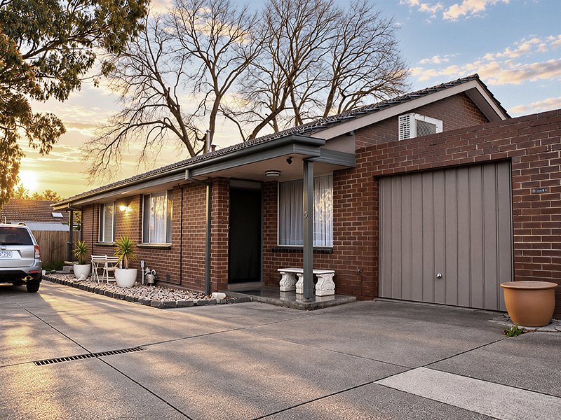 Photo - Unit 5/4 Simpsons Road, Box Hill VIC 3128 - Image 1
