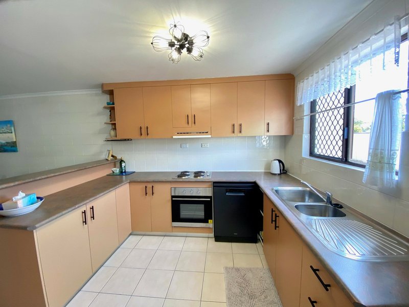 Photo - Unit 5/4 Wyndham Avenue, Boyne Island QLD 4680 - Image 5