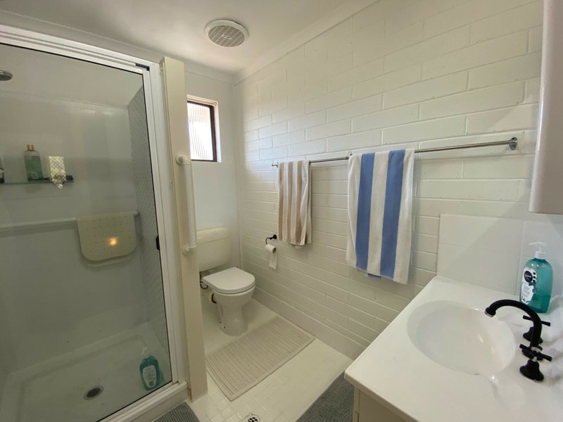 Photo - Unit 5/4 Wyndham Avenue, Boyne Island QLD 4680 - Image 8