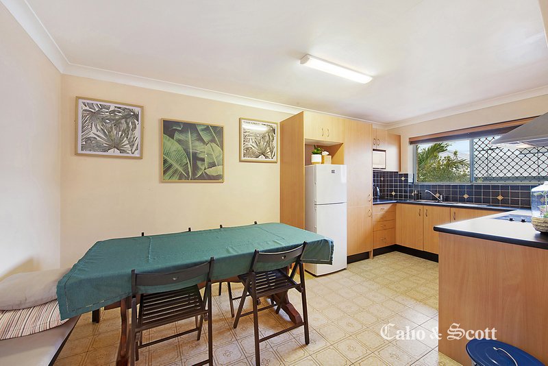 Photo - Unit 5/401 Rode Rd , Chermside QLD 4032 - Image 4