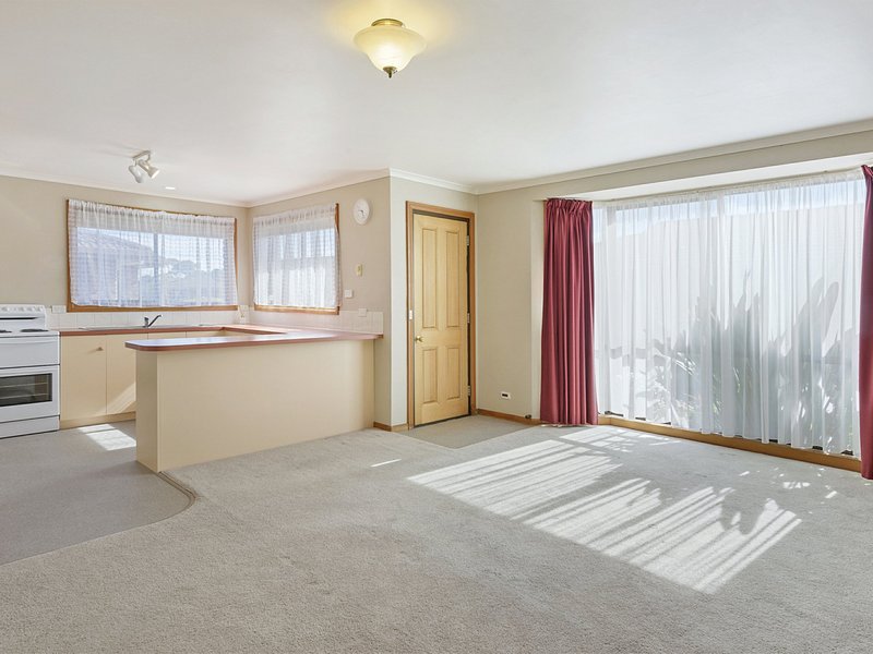 Photo - Unit 6/1 Clerke Street, Penguin TAS 7316 - Image 2