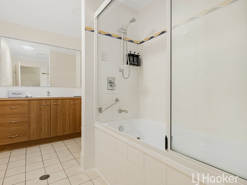 Photo - Unit 614-615/13 Buccaneer Drive, Urangan QLD 4655 - Image 5