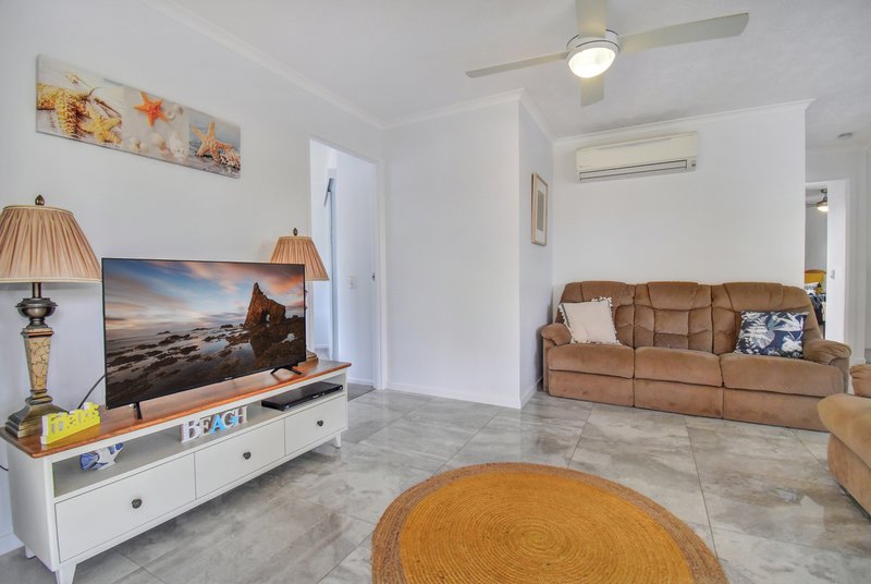 Photo - Unit 6/20 Warne Terrace, Kings Beach QLD 4551 - Image 7