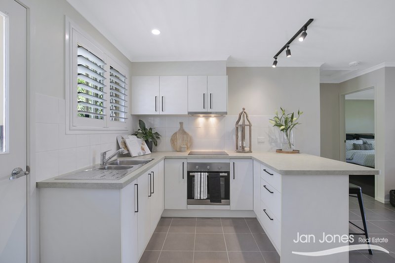 Photo - Unit 6/30 Silvyn St , Redcliffe QLD 4020 - Image 9