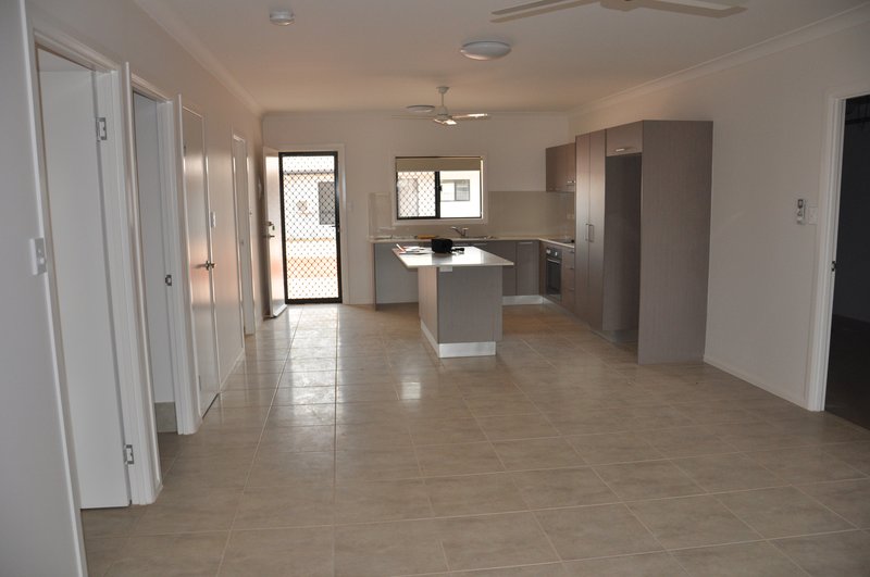 Photo - Unit 6/4 Caddy Close, Rocky Point QLD 4874 - Image 10