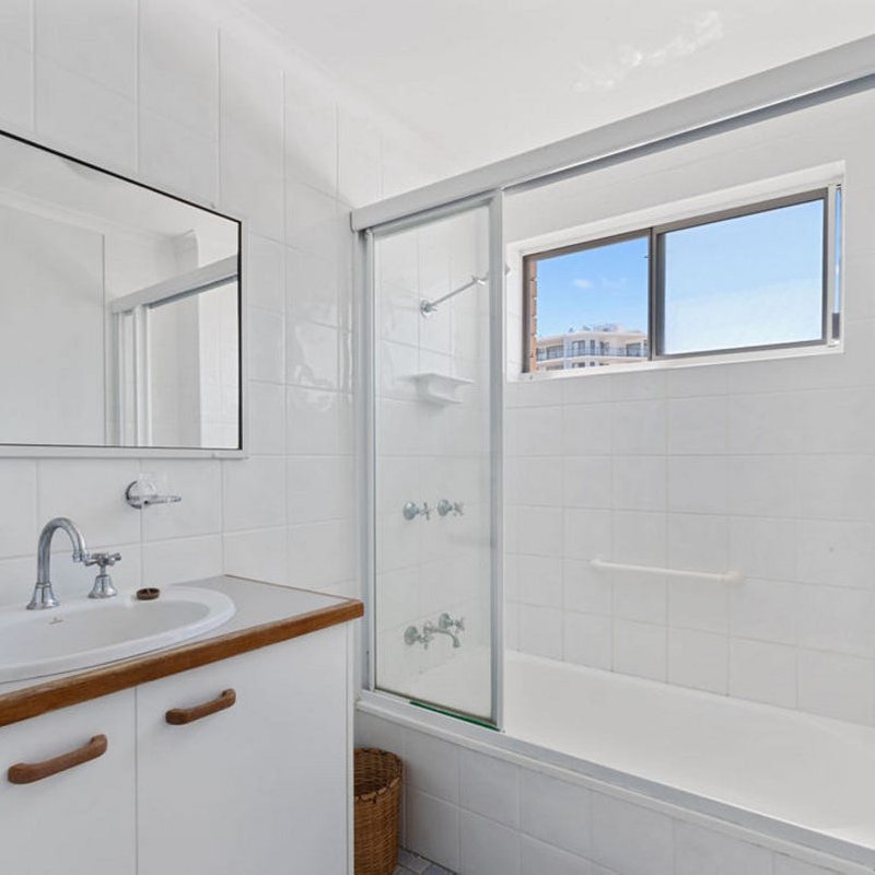 Photo - Unit 6/7 Moreton Parade, Kings Beach QLD 4551 - Image 3