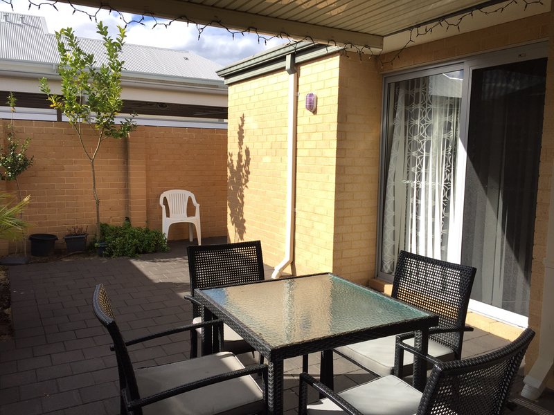 Photo - Unit 6/9 Parnell Way, Canning Vale WA 6155 - Image 8