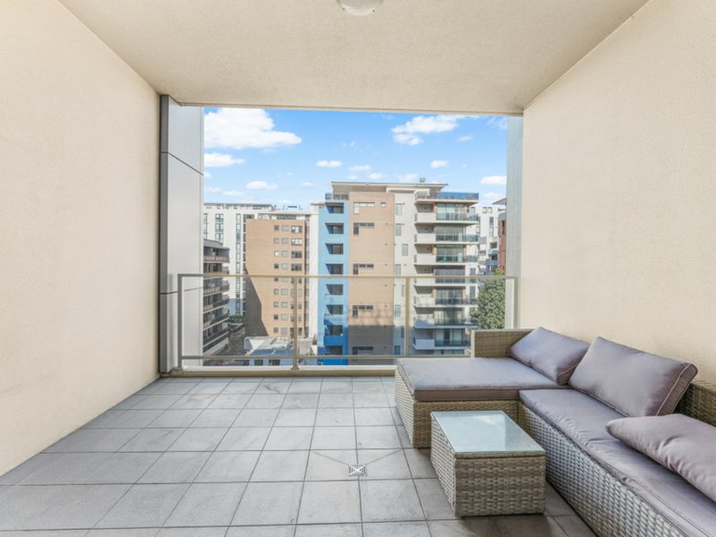 Photo - Unit 705B/8 Bourke Street, Mascot NSW 2020 - Image 5