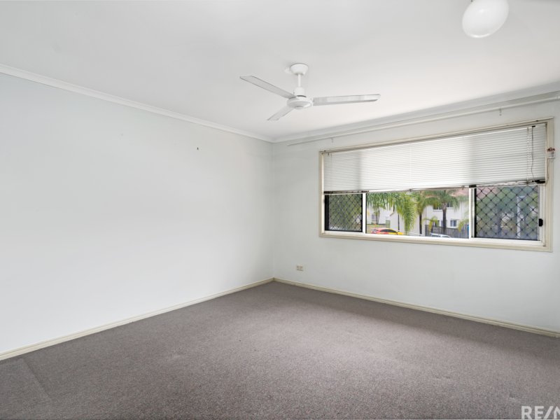 Photo - Unit 71/125 Pappas Way, Nerang QLD 4211 - Image 5