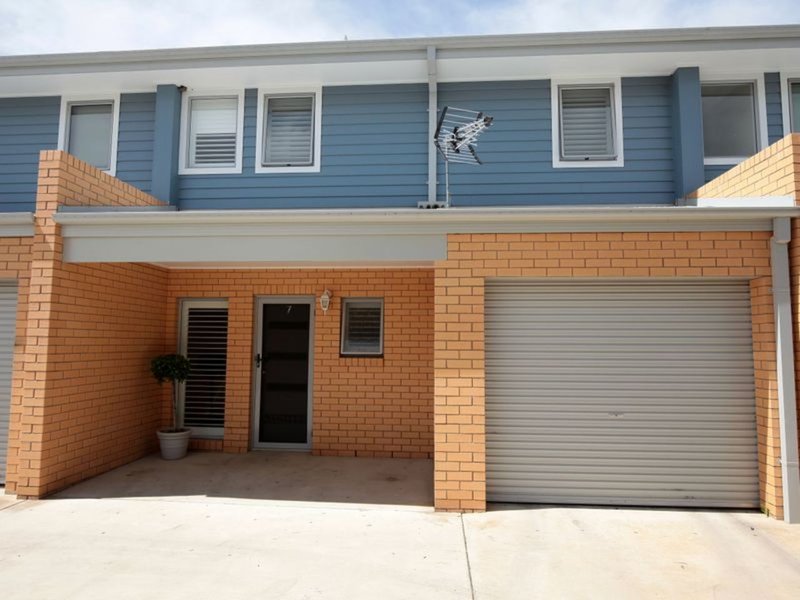 Photo - Unit 7/12 Higgins Avenue, Wagga Wagga NSW 2650 - Image 3